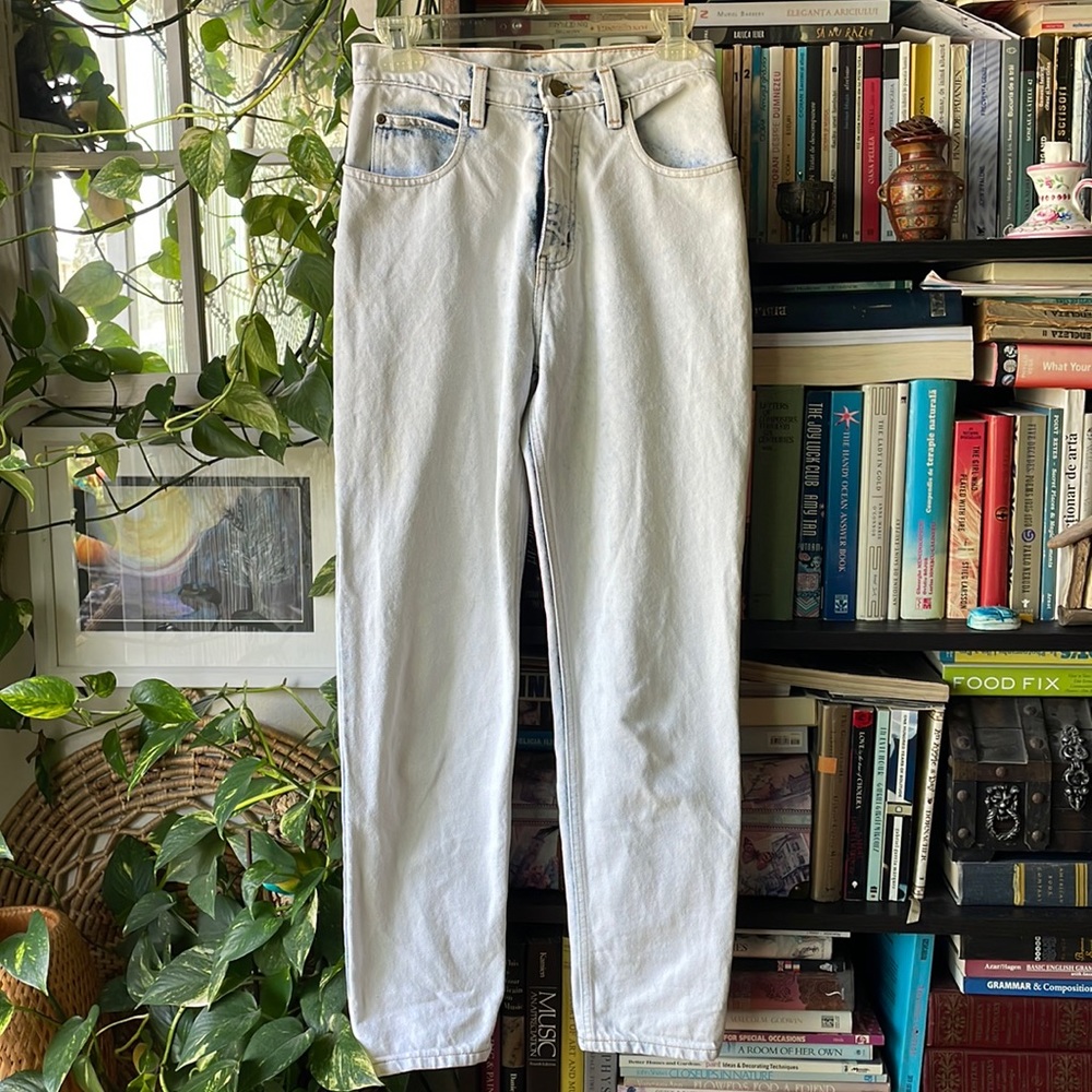Badge mom jeans